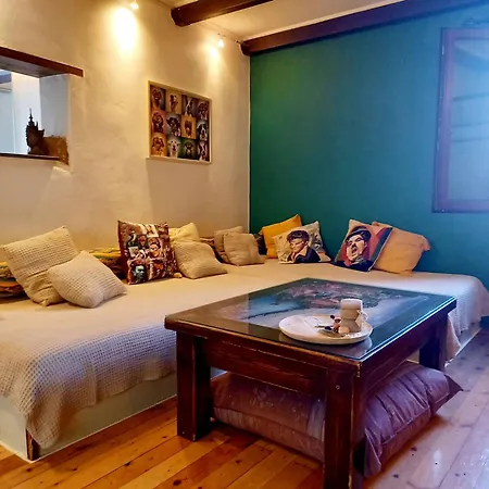 Ioli's - Medieval Town Holiday home *