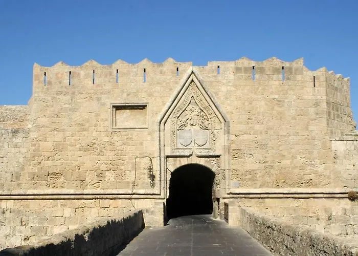 Ioli's - Medieval Town 펜션 *