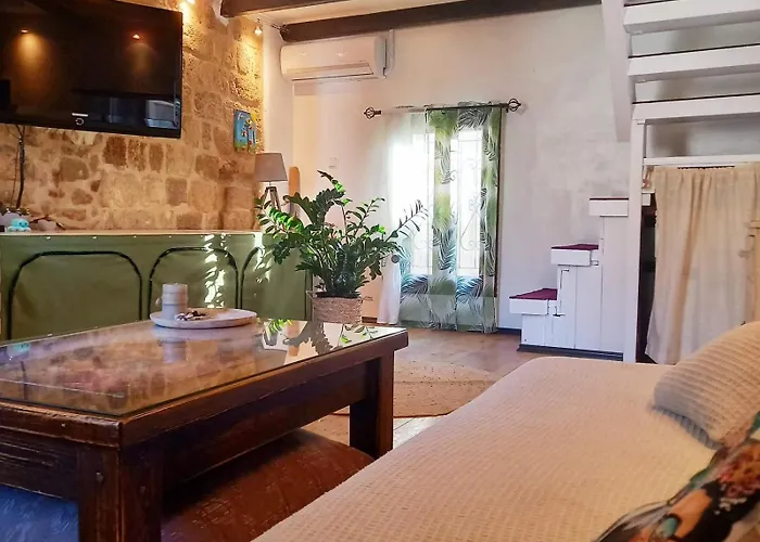 Ioli's - Medieval Town *